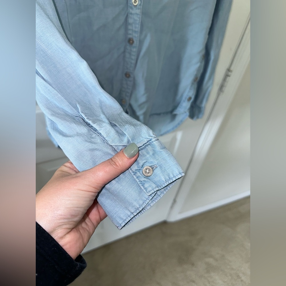 Size Small Chelsea & Violet Denim Button Down Shirt - ultra soft and gently worn - Picture 4 of 9